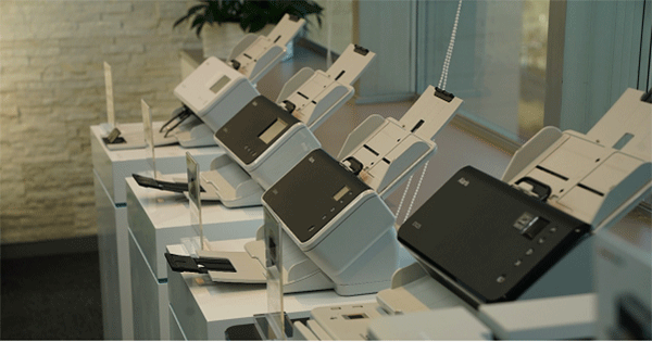 黑版吴莫愁!美国黑人女孩COS能力吊炸天_熊猫体育(图3) 熊猫体育首页