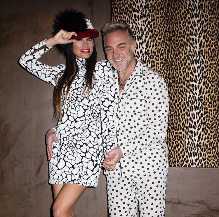 你想看的“漏背毛衣”!11区萌妹等你来“熊猫体育首页”(图1) 熊猫体育公司