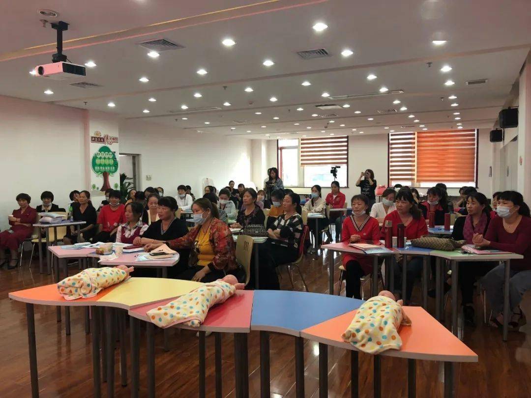 ‘熊猫体育’
泉州市农村妇女创业就业（育婴月嫂）培训暨泉港区第二期月嫂家政培训班圆满结业~(图12)